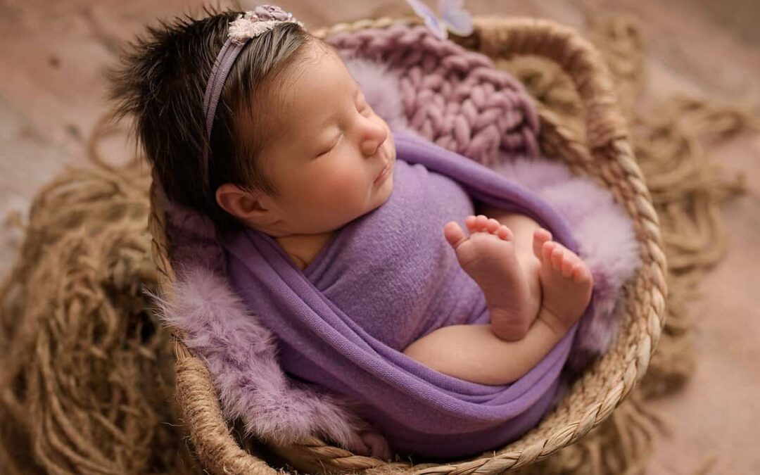 Atlanta GA Newborn Photographer | When to book  a Newborn Session