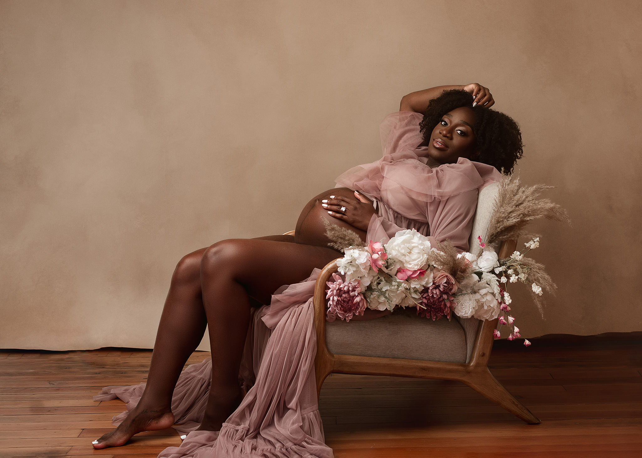 fine art maternity, studio maternity photographer with wardrobe, maternity photos near me, nebraska maternity portraits