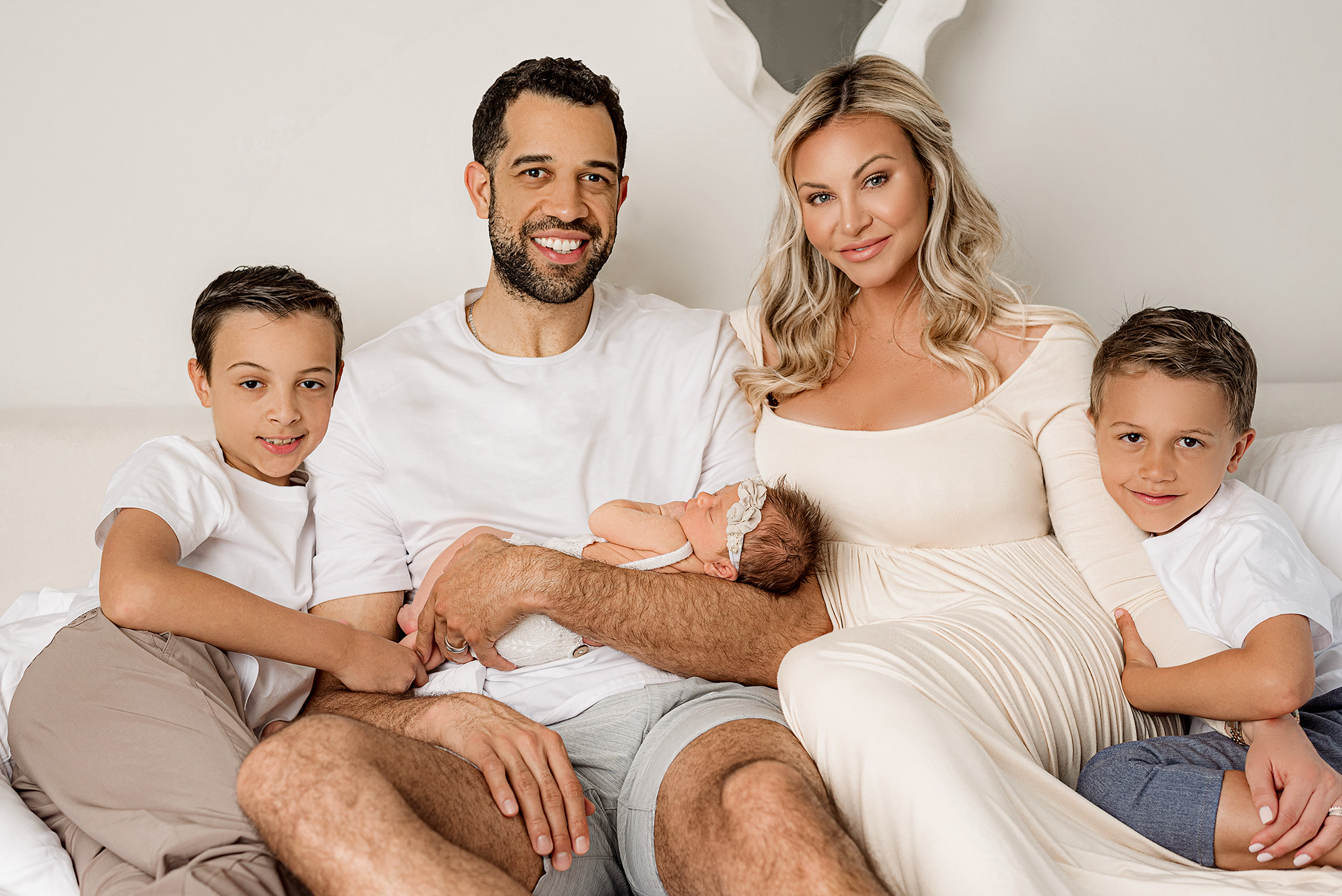 family photography lincoln ne, lifestyle family photographer nebraska, newborn candid photography lincoln, nebraksa newborn photographer