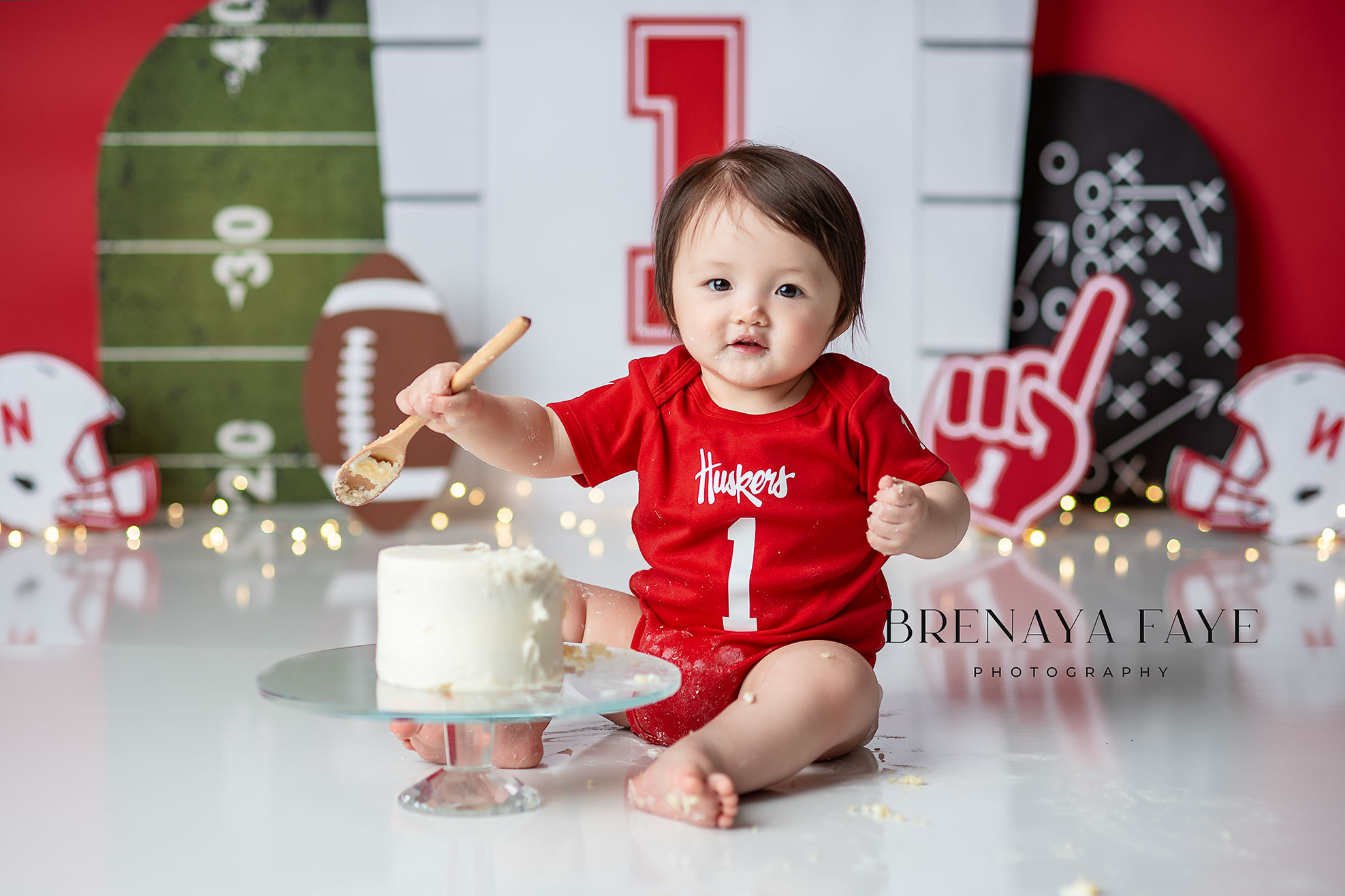 husker football, cake smash themes, football cake smash, first birthday, nebraska cake smash photographer, cake smash nebraska
