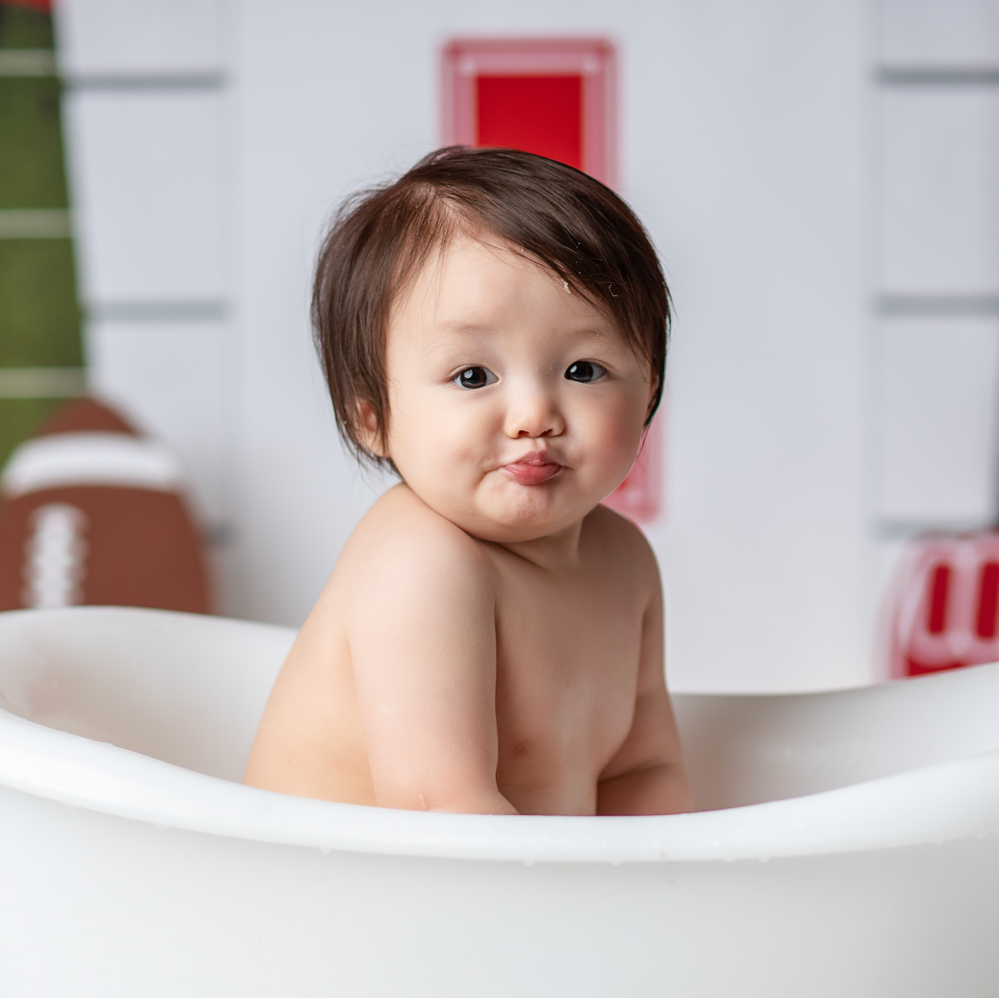 cake smash photoshoot, baby smashing cake pictures, baby photographer nebraska, nebraska smash cake, omaha cake smash photography