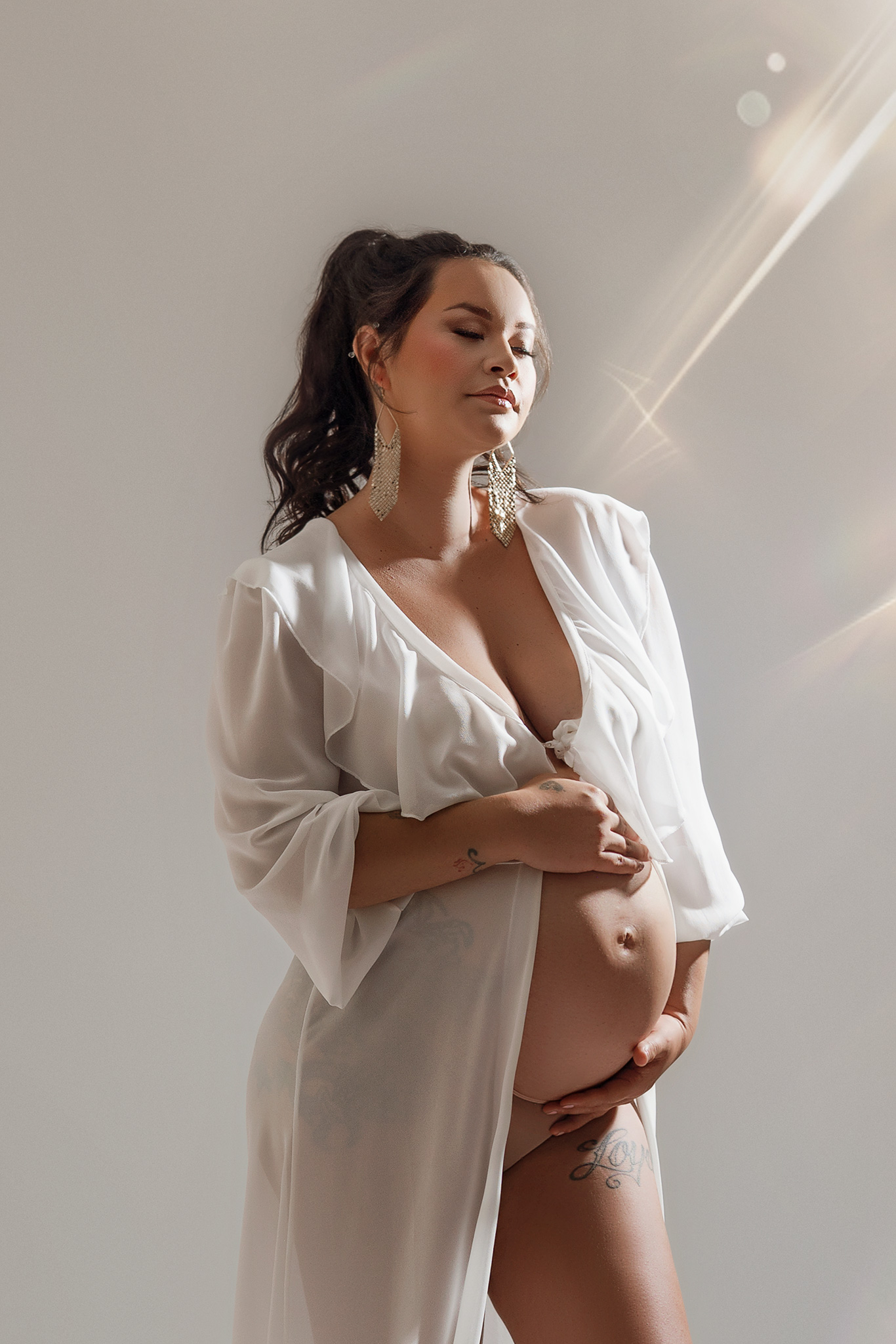 luxury maternity photography in nebraska, full service photographer, lincoln ne photographers, omaha photographers, studio maternity photoshoot